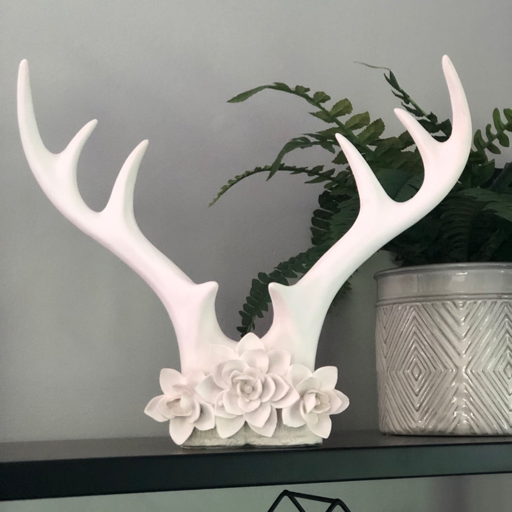 Antler & Flowers Accent/Wall Decor